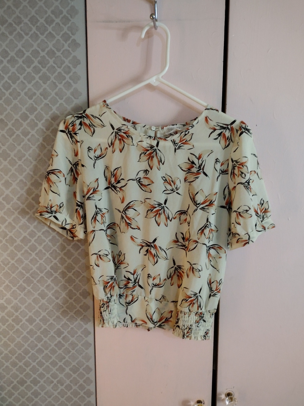 Sienna Sky Cream Floral Short Sleeve Smocked Hem Top